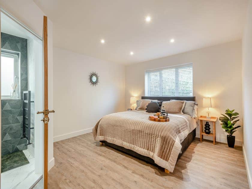 Double bedroom | High Garden, Burgh Castle