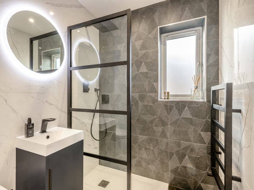 En-suite | High Garden, Burgh Castle