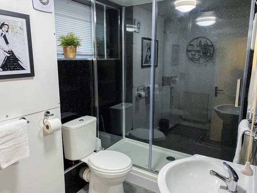 Bathroom | Bownessy’s Retreat - Quarry Brow, Bowness-on-Windermere
