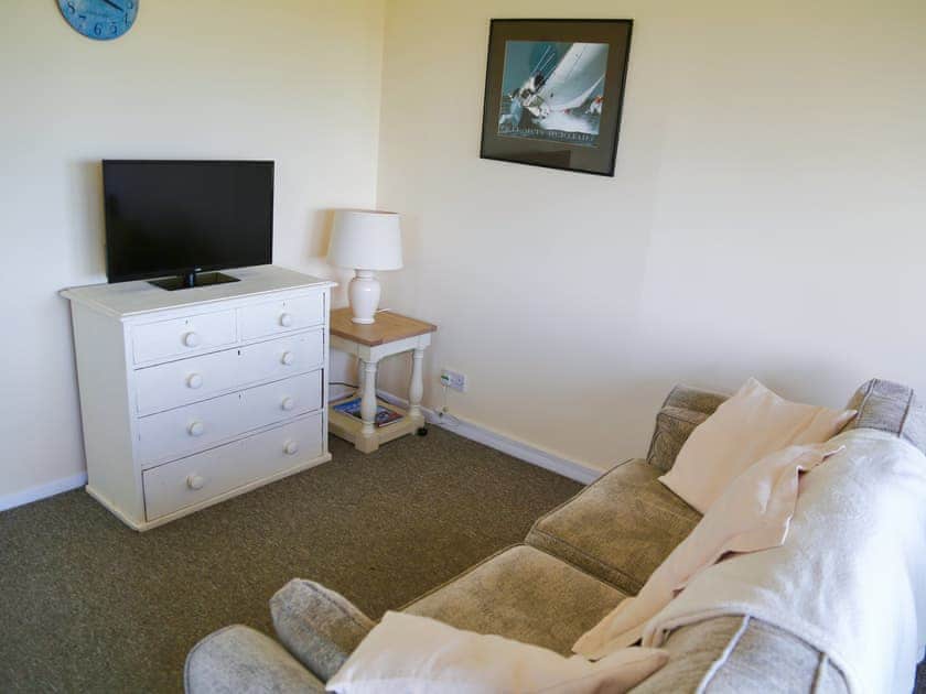 Living area | Needles and Winds, Freshwater