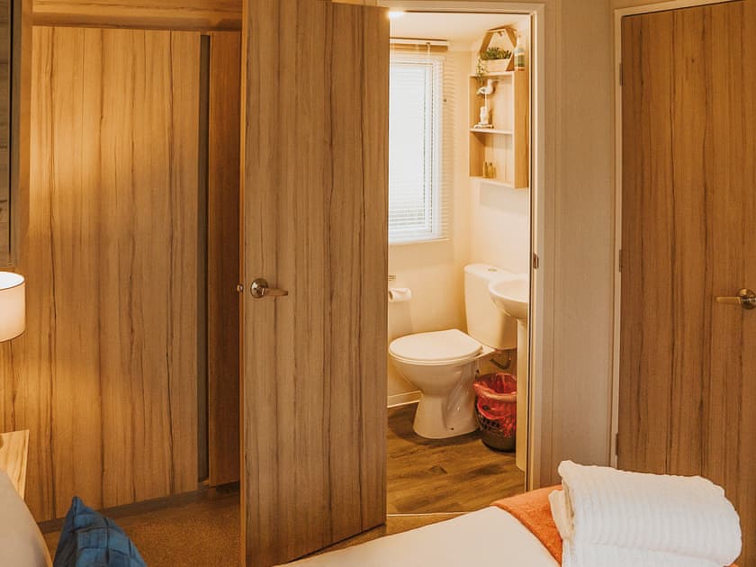 En-suite | Bay View, Ayr