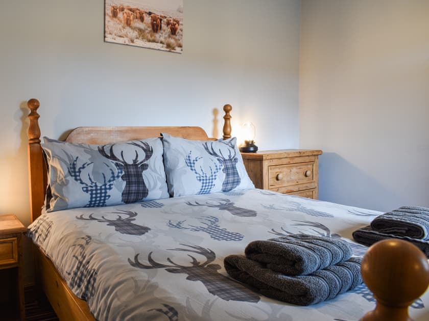 Twin bedroom | Tom Wragg Suite - Burton Manor Farm, Bakewell