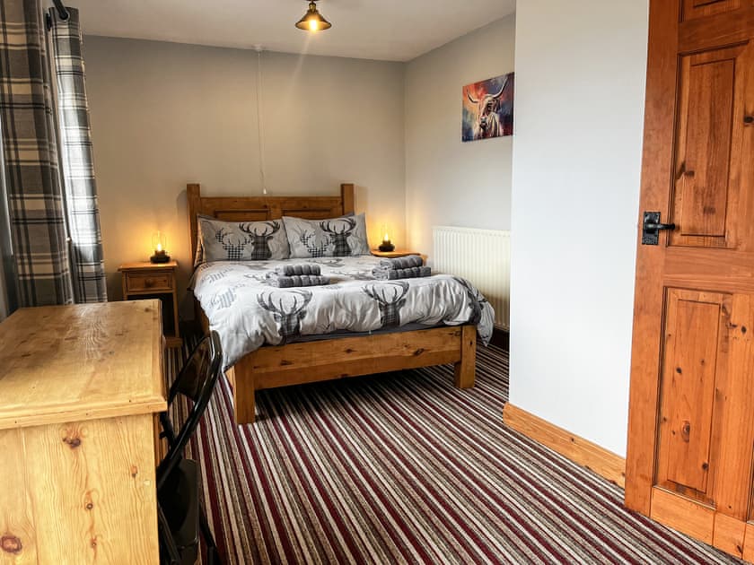 Master bedroom | Tom Wragg Suite - Burton Manor Farm, Bakewell