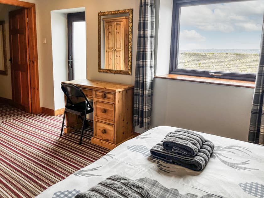 Master bedroom | Tom Wragg Suite - Burton Manor Farm, Bakewell
