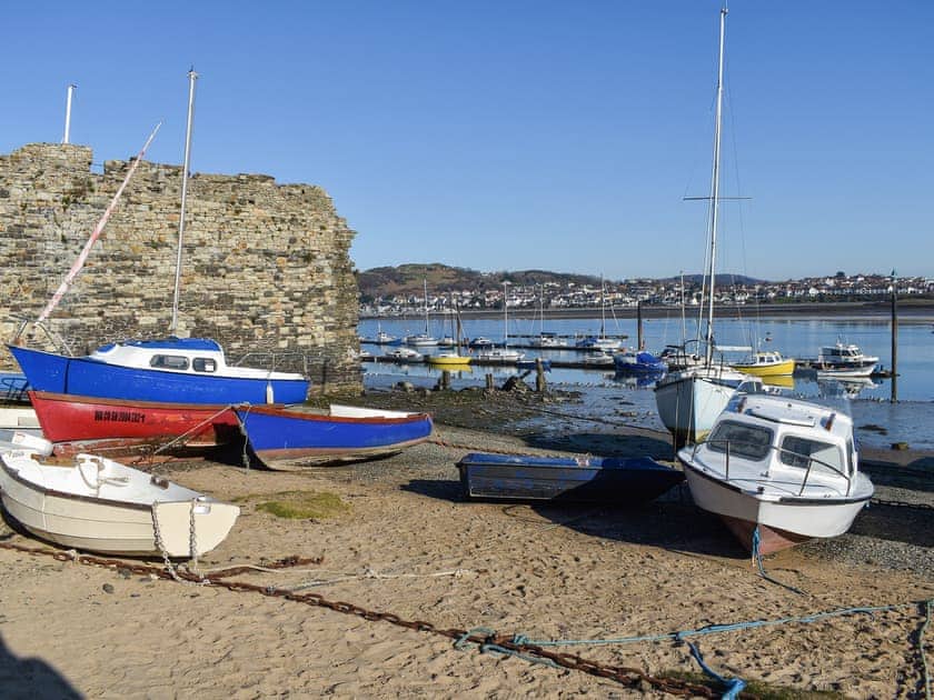 Surrounding area | Low Quay Cottage, Conwy