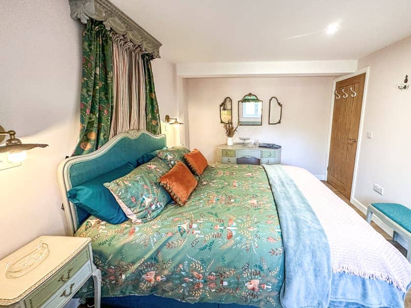 Kingsize bedroom  | TallTrees - Lawpit Lodges, Uplowman, near Tiverton