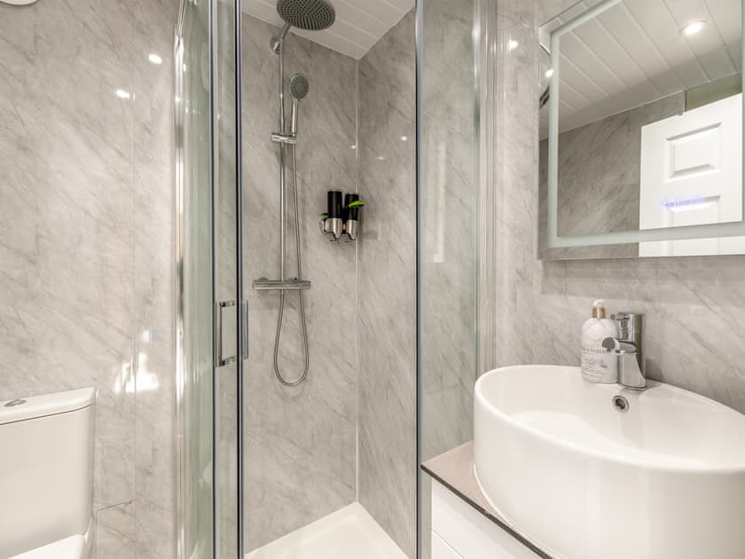 En-suite | The Old Farmhouse, Ancroft, near Berwick-upon-Tweed