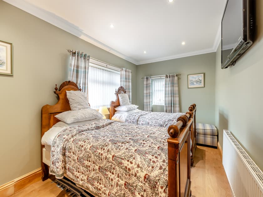 Twin bedroom | The Old Farmhouse, Ancroft, near Berwick-upon-Tweed