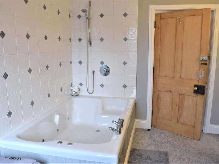 Bathroom | The Old Farmhouse, Ancroft, near Berwick-upon-Tweed
