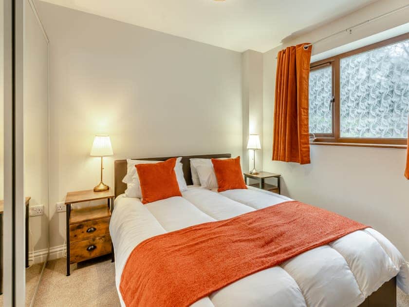 Double bedroom | Wernddu Fechan Bungalow - Wernddu Properties, Neath
