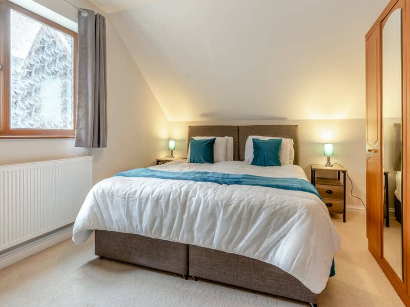Double bedroom | Wernddu Fechan Bungalow - Wernddu Properties, Neath