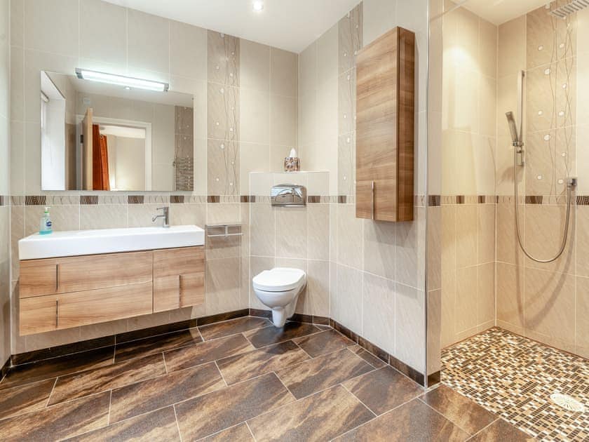 Walk in Shower room  | Wernddu Fechan Bungalow - Wernddu Properties, Neath