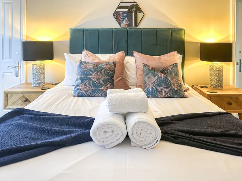 Double bedroom with ensuite  | April Cottage, 
