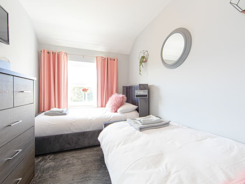 Twin bedroom | Craig Y Nos, Saundersfoot, near Tenby