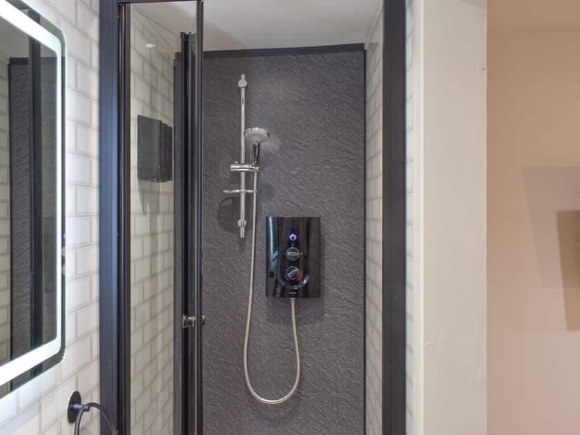 Shower room | Chyvelyn, Perranporth