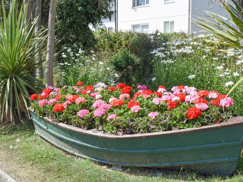 Outdoor area | Chyvelyn, Perranporth