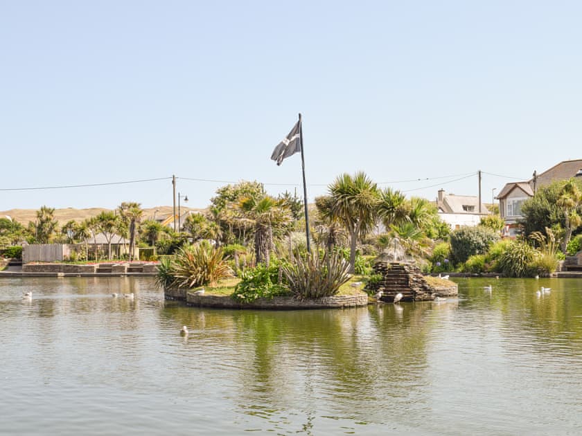 Surrounding area | Chyvelyn, Perranporth
