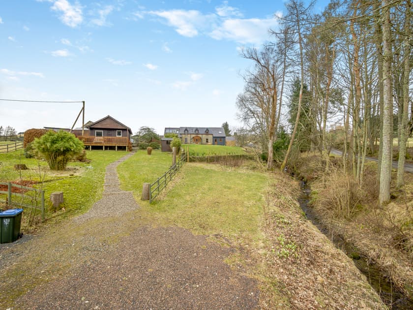 Setting | Boreland Farm Cabin - Boreland Farm Cottages, Kirkmichael, near Blairgowrie