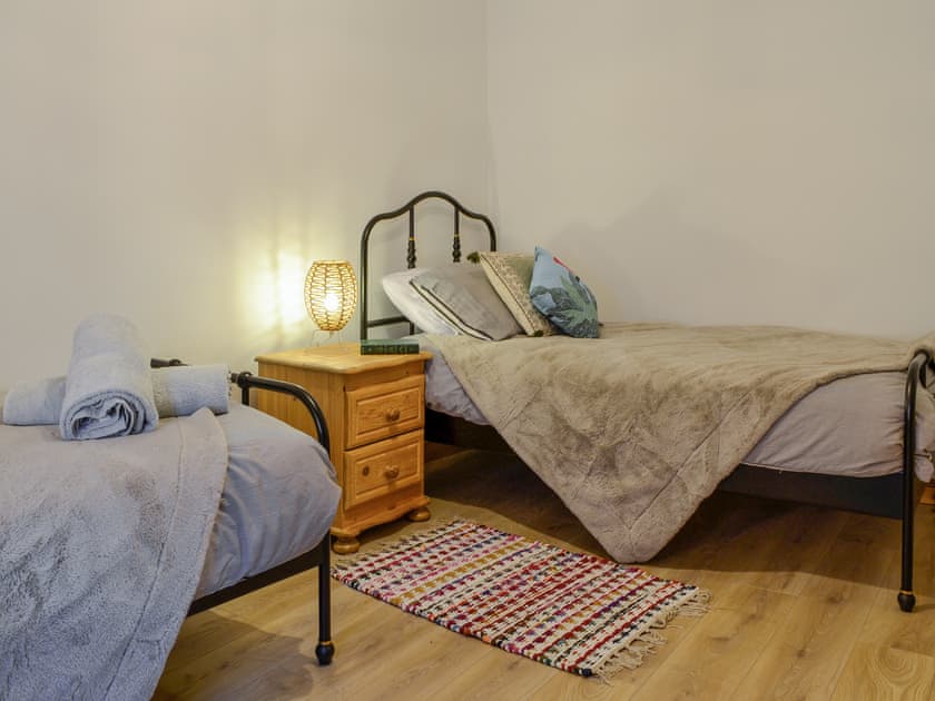 Twin bedroom | Willesdene Cottage, Perth