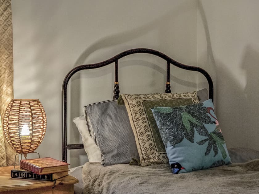 Twin bedroom | Willesdene Cottage, Perth