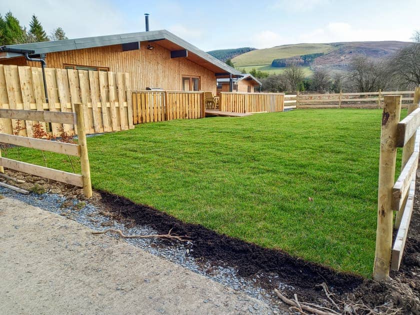 Garden | Hawthorn Lodge - Mid Wales Lodges, Llandrindod Wells