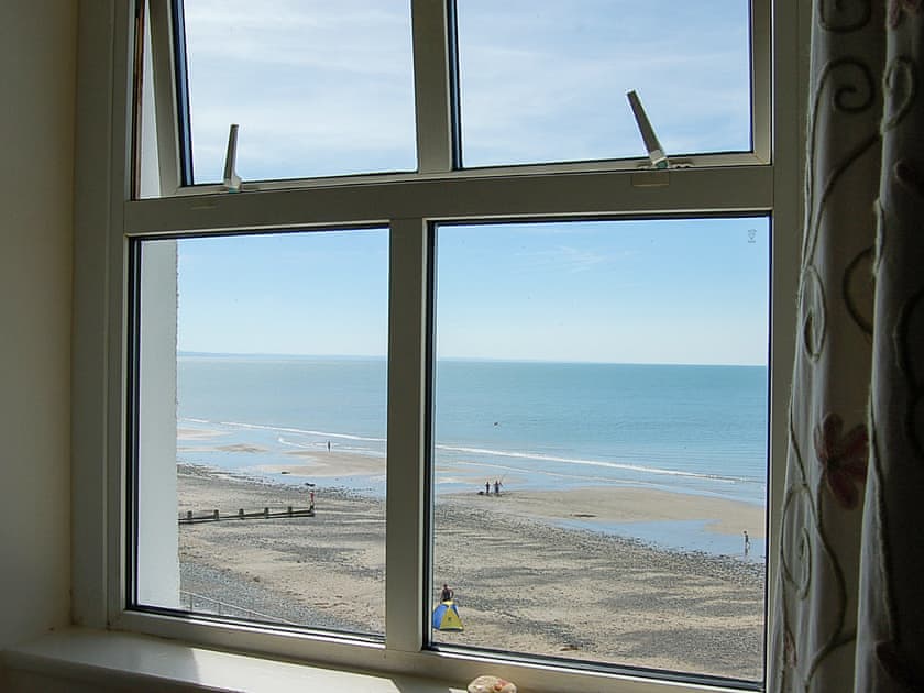 View | Dolphin Beach House, Tywyn