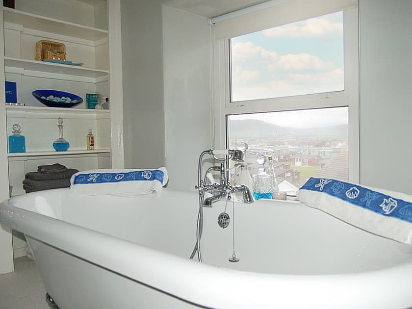 Bathroom | Dolphin Beach House, Tywyn