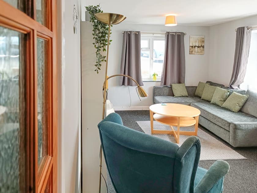 Living room/dining room | Seashell Cove, Cemaes Bay