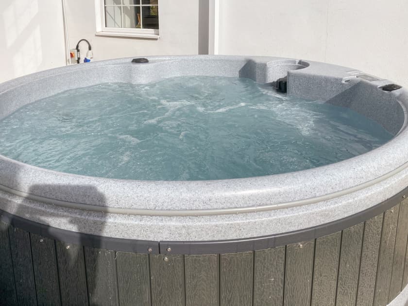 Hot tub | Beech Cottage - Woodside Stables, Carkeel, near Saltash