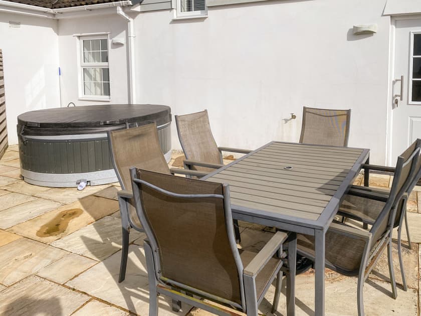 Hot tub | Beech Cottage - Woodside Stables, Carkeel, near Saltash