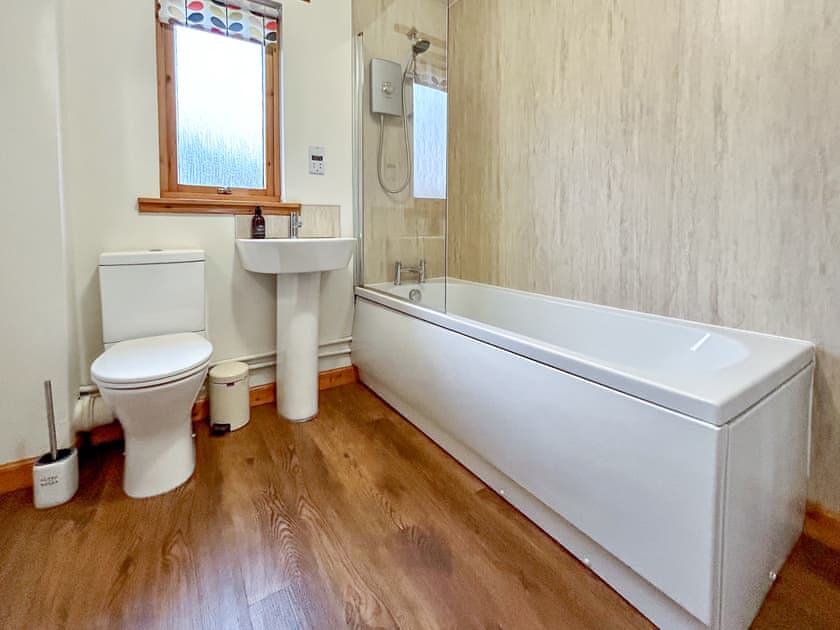Bathroom | Myrtle Cottage - Cathair Dhubh Estate, Clachtoll, near Lochinver