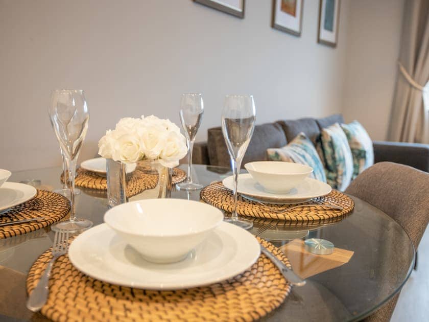 Dining Area | Windsor Castle Apartment 4 - Windsor Castle Apartments, Windsor