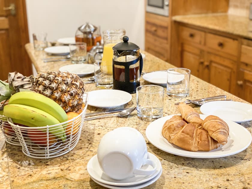 Kitchen | Anneth Lowen - Rescorla Farm Cottages, Mevagissey, near St. Austell