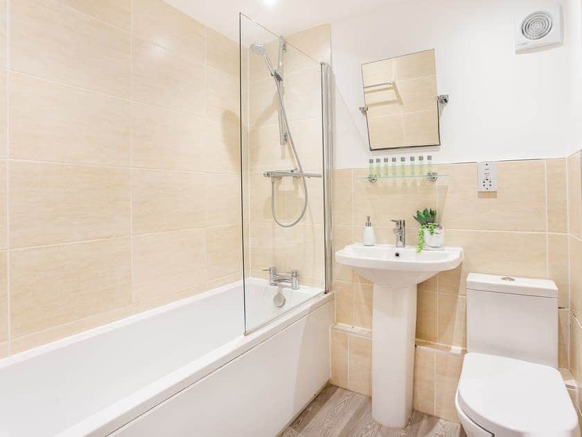Bathroom | Minsters Reach Apartment Two - York Boutique Lets, York