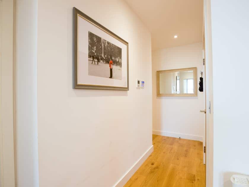 Hallway | King Edward 6 - King Edward Apartments, Windsor