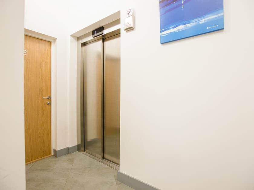Elevator to the apartment | King Edward 6 - King Edward Apartments, Windsor
