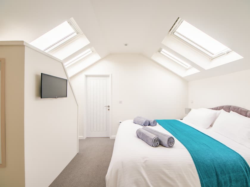 Double bedroom | Fir Cottage - Woodside Stables Holiday Cottages, Saltash