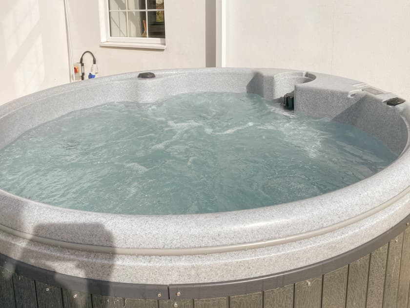 Hot tub | Fir Cottage - Woodside Stables Holiday Cottages, Saltash