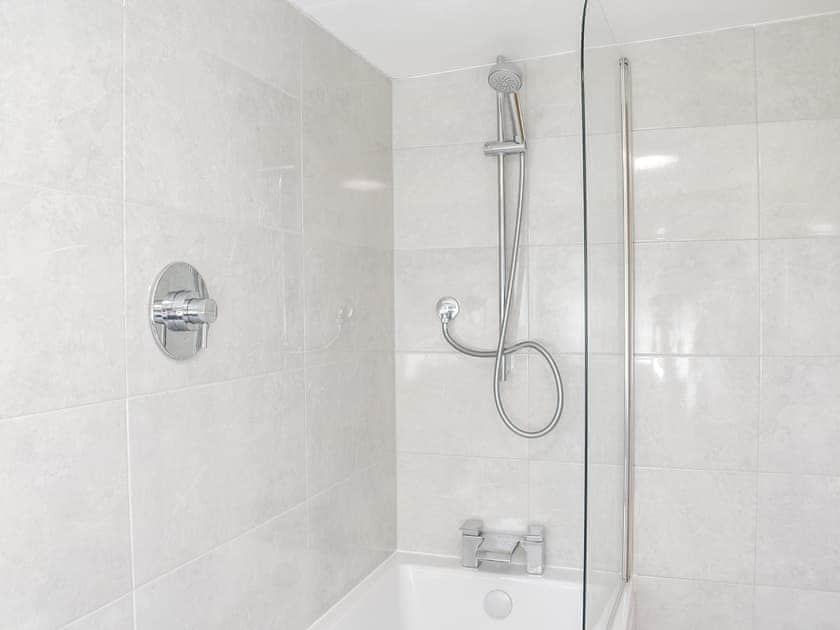 En-suite | Bwthyn, Criccieth