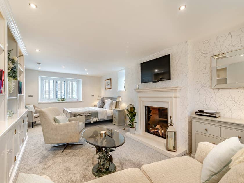 Open plan living space | Shireburn Suite, Hurst Green