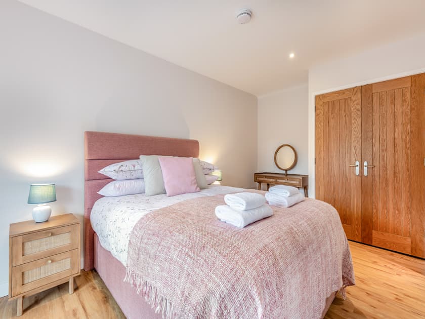 Double bedroom | Dairy Cottage - Hole Farm, Alderbury, near Salisbury