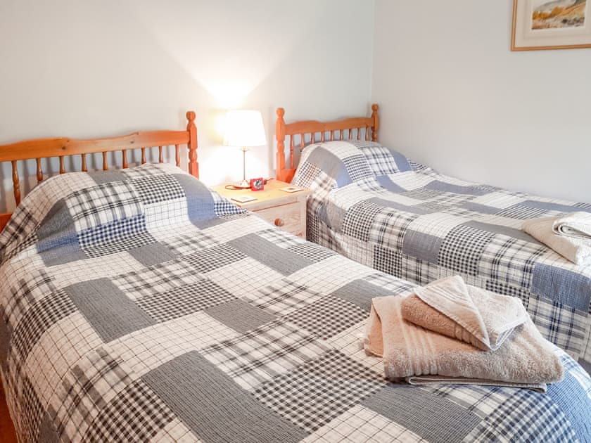 Comfortable twin bedroom | Greenrigg Cottage, near Caldbeck