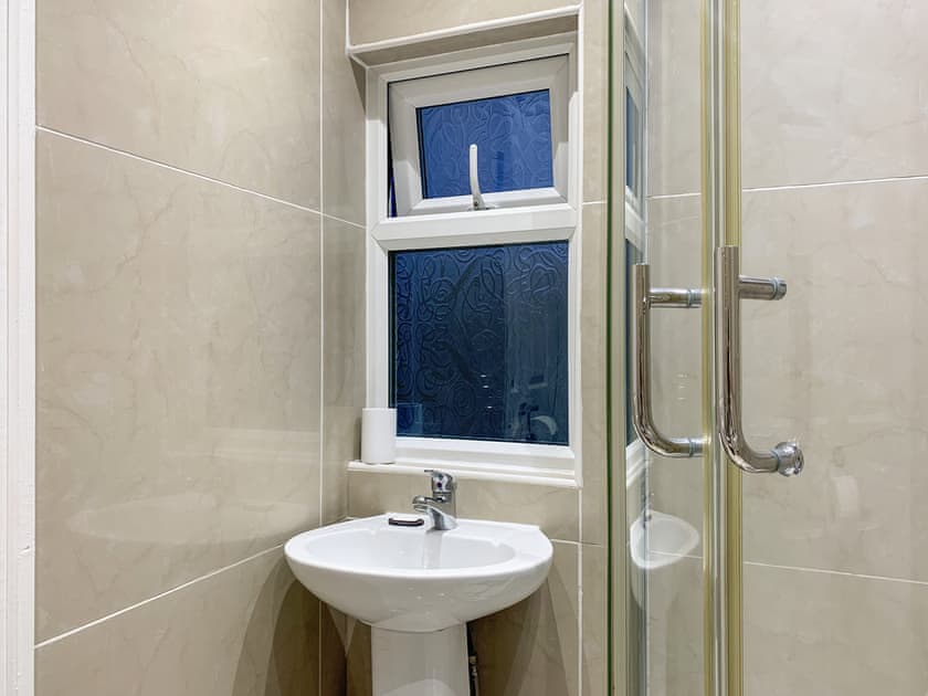 Shower room | Watkin Cottage, Conwy