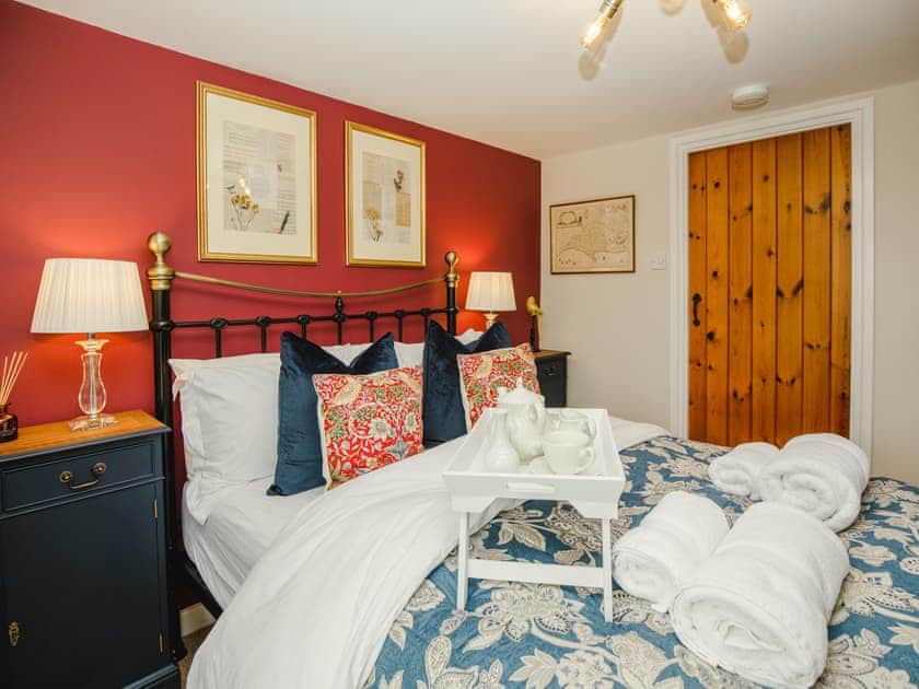Double bedroom | Milkmaid’s Cottage - Rudge Farm Cottages, Chilcombe, near Bridport