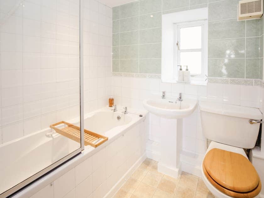 Bathroom | Milkmaid’s Cottage - Rudge Farm Cottages, Chilcombe, near Bridport