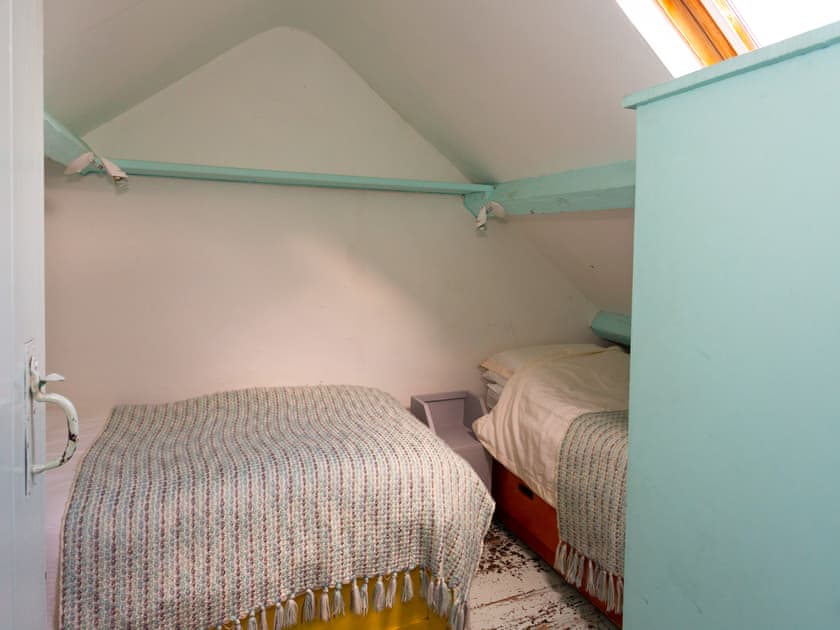 Twin bedroom | Yellow - Coastal Path Cottages, Trefor