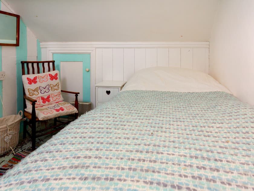 Double bedroom | Yellow - Coastal Path Cottages, Trefor