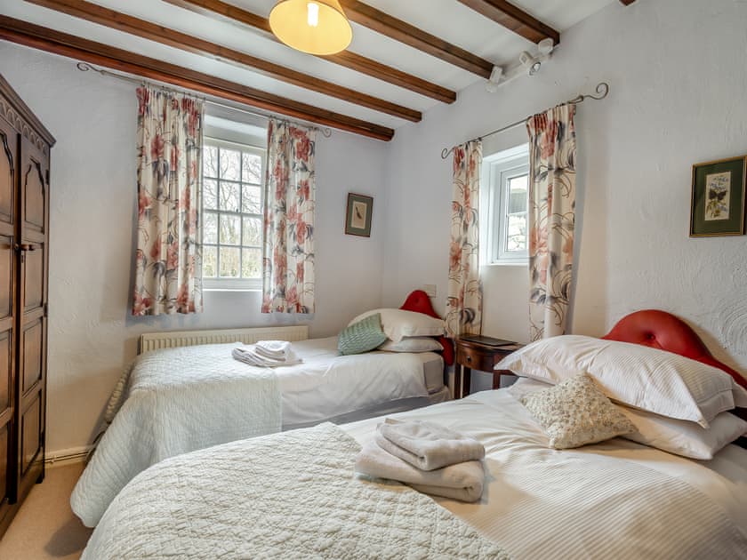 Twin bedroom | Cwm Eithin (Cerbid), Cerbid
