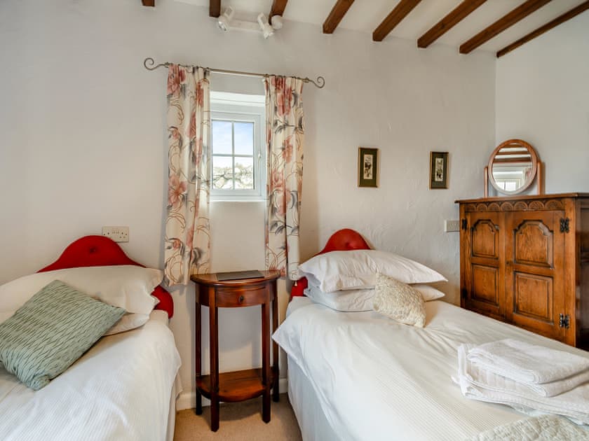 Twin bedroom | Cwm Eithin (Cerbid), Cerbid