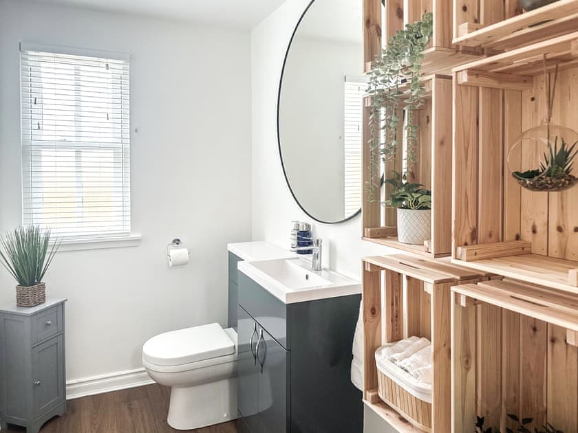 Downstairs toilet | Denburn Cottage, Colinsburgh, near Elie and Anstruther
